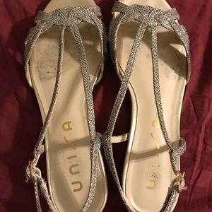 Unisa sparkly dress shoes 61/2 Medium
